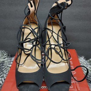 New Never worn Heels